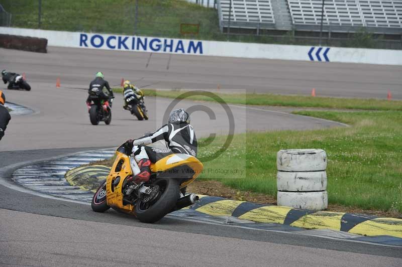 Motorcycle action photographs;Rockingham;Rockingham photographs;Trackday digital images;event digital images;eventdigitalimages;no limits trackday;peter wileman photography;rockingham corby northamptonshire;trackday;trackday photos