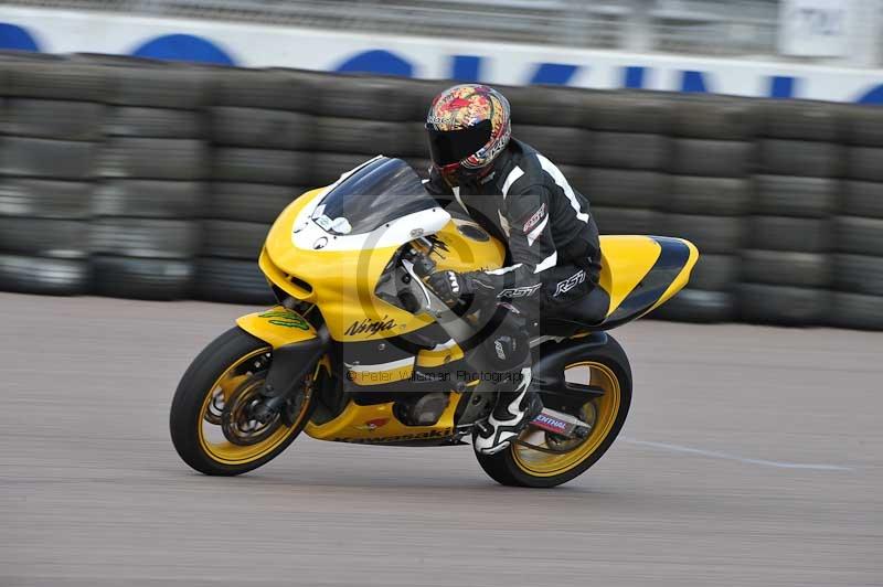 Motorcycle action photographs;Rockingham;Rockingham photographs;Trackday digital images;event digital images;eventdigitalimages;no limits trackday;peter wileman photography;rockingham corby northamptonshire;trackday;trackday photos