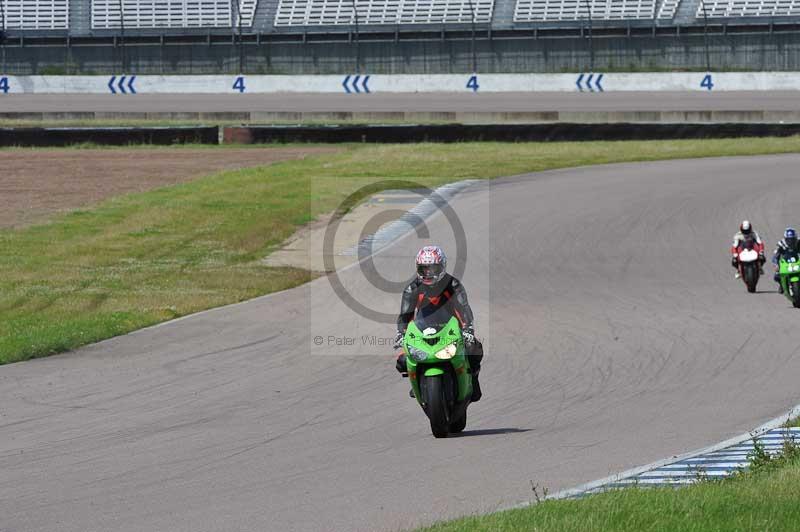 Motorcycle action photographs;Rockingham;Rockingham photographs;Trackday digital images;event digital images;eventdigitalimages;no limits trackday;peter wileman photography;rockingham corby northamptonshire;trackday;trackday photos