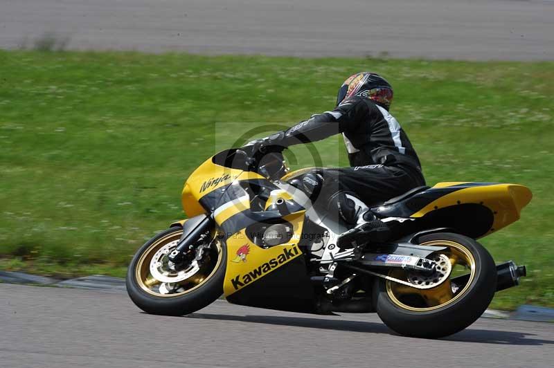 Motorcycle action photographs;Rockingham;Rockingham photographs;Trackday digital images;event digital images;eventdigitalimages;no limits trackday;peter wileman photography;rockingham corby northamptonshire;trackday;trackday photos