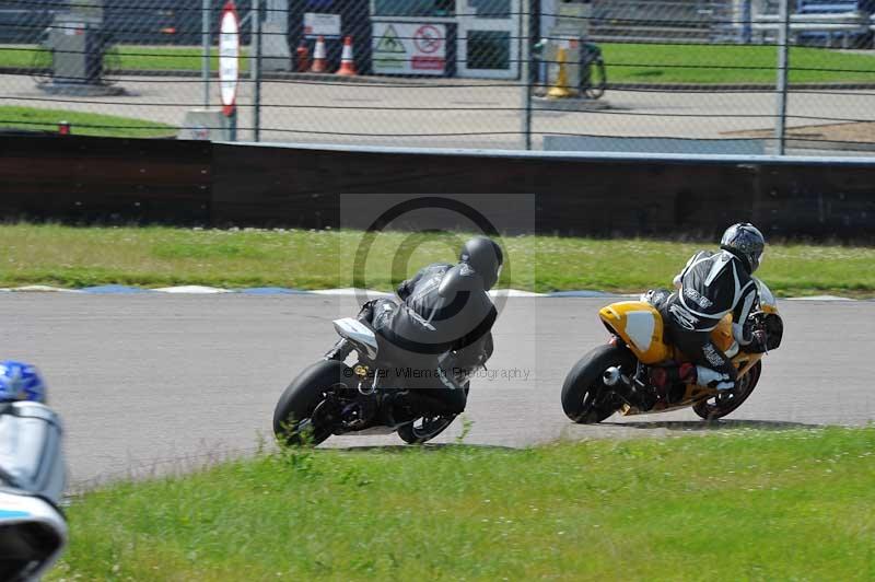 Motorcycle action photographs;Rockingham;Rockingham photographs;Trackday digital images;event digital images;eventdigitalimages;no limits trackday;peter wileman photography;rockingham corby northamptonshire;trackday;trackday photos