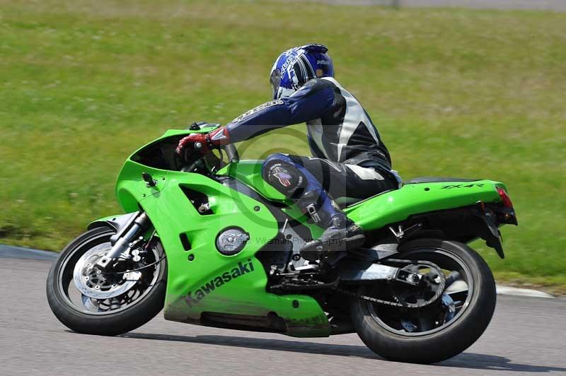 Motorcycle action photographs;Rockingham;Rockingham photographs;Trackday digital images;event digital images;eventdigitalimages;no limits trackday;peter wileman photography;rockingham corby northamptonshire;trackday;trackday photos