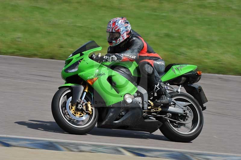 Motorcycle action photographs;Rockingham;Rockingham photographs;Trackday digital images;event digital images;eventdigitalimages;no limits trackday;peter wileman photography;rockingham corby northamptonshire;trackday;trackday photos