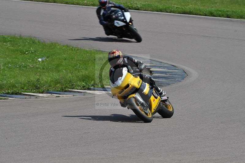 Motorcycle action photographs;Rockingham;Rockingham photographs;Trackday digital images;event digital images;eventdigitalimages;no limits trackday;peter wileman photography;rockingham corby northamptonshire;trackday;trackday photos