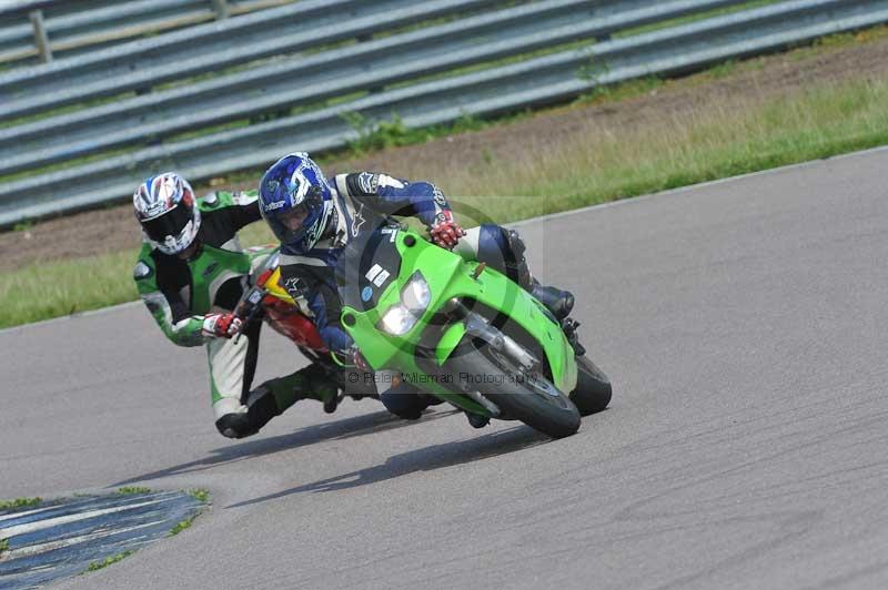 Motorcycle action photographs;Rockingham;Rockingham photographs;Trackday digital images;event digital images;eventdigitalimages;no limits trackday;peter wileman photography;rockingham corby northamptonshire;trackday;trackday photos