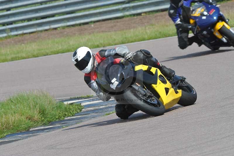 Motorcycle action photographs;Rockingham;Rockingham photographs;Trackday digital images;event digital images;eventdigitalimages;no limits trackday;peter wileman photography;rockingham corby northamptonshire;trackday;trackday photos