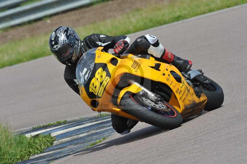 Motorcycle action photographs;Rockingham;Rockingham photographs;Trackday digital images;event digital images;eventdigitalimages;no limits trackday;peter wileman photography;rockingham corby northamptonshire;trackday;trackday photos