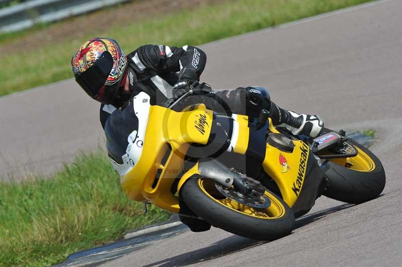 Motorcycle action photographs;Rockingham;Rockingham photographs;Trackday digital images;event digital images;eventdigitalimages;no limits trackday;peter wileman photography;rockingham corby northamptonshire;trackday;trackday photos