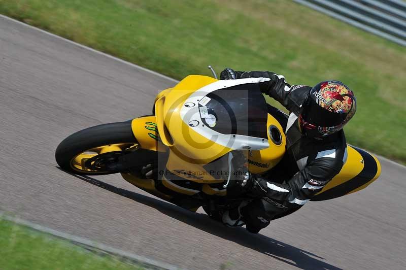 Motorcycle action photographs;Rockingham;Rockingham photographs;Trackday digital images;event digital images;eventdigitalimages;no limits trackday;peter wileman photography;rockingham corby northamptonshire;trackday;trackday photos