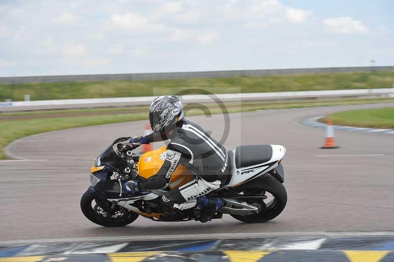 Motorcycle action photographs;Rockingham;Rockingham photographs;Trackday digital images;event digital images;eventdigitalimages;no limits trackday;peter wileman photography;rockingham corby northamptonshire;trackday;trackday photos