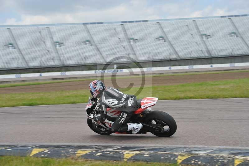 Motorcycle action photographs;Rockingham;Rockingham photographs;Trackday digital images;event digital images;eventdigitalimages;no limits trackday;peter wileman photography;rockingham corby northamptonshire;trackday;trackday photos