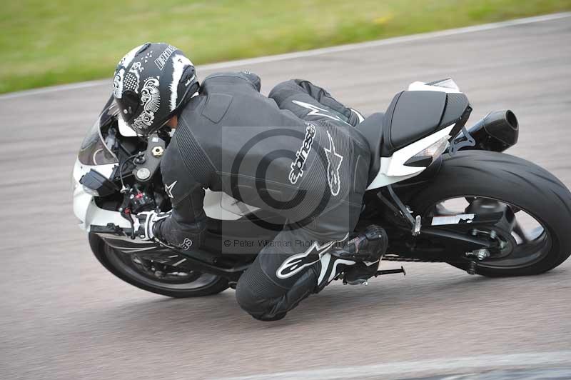 Motorcycle action photographs;Rockingham;Rockingham photographs;Trackday digital images;event digital images;eventdigitalimages;no limits trackday;peter wileman photography;rockingham corby northamptonshire;trackday;trackday photos