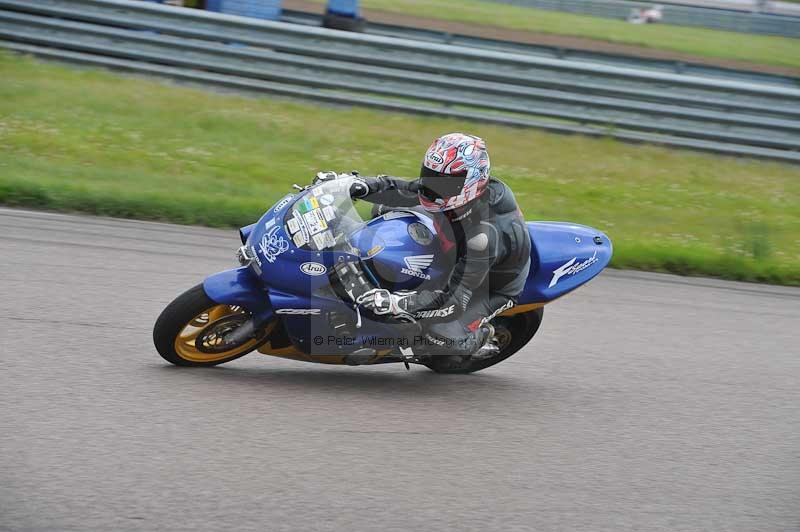 Motorcycle action photographs;Rockingham;Rockingham photographs;Trackday digital images;event digital images;eventdigitalimages;no limits trackday;peter wileman photography;rockingham corby northamptonshire;trackday;trackday photos