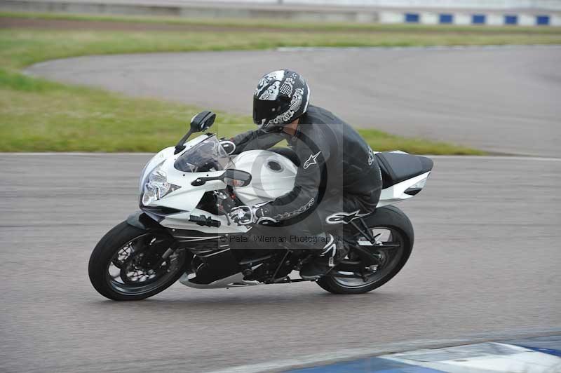 Motorcycle action photographs;Rockingham;Rockingham photographs;Trackday digital images;event digital images;eventdigitalimages;no limits trackday;peter wileman photography;rockingham corby northamptonshire;trackday;trackday photos