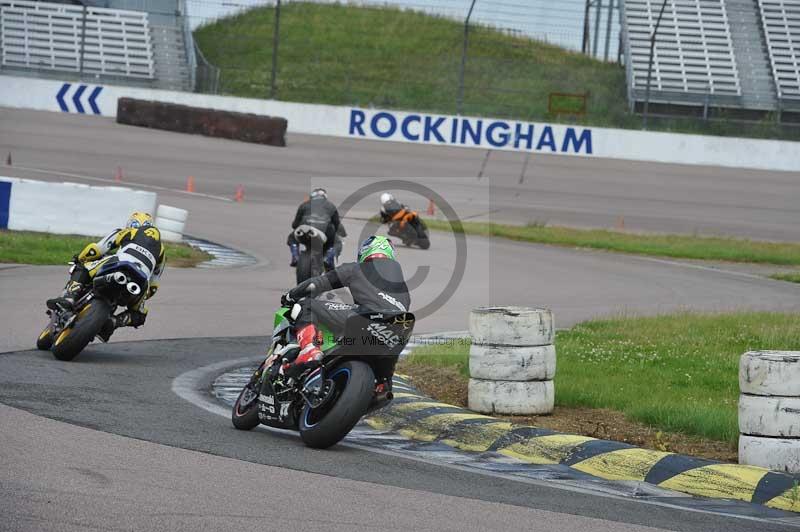 Motorcycle action photographs;Rockingham;Rockingham photographs;Trackday digital images;event digital images;eventdigitalimages;no limits trackday;peter wileman photography;rockingham corby northamptonshire;trackday;trackday photos