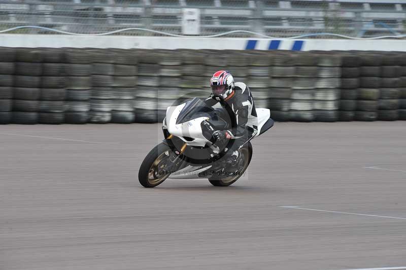 Motorcycle action photographs;Rockingham;Rockingham photographs;Trackday digital images;event digital images;eventdigitalimages;no limits trackday;peter wileman photography;rockingham corby northamptonshire;trackday;trackday photos