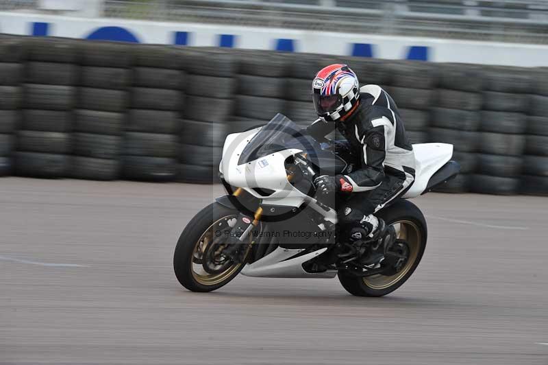 Motorcycle action photographs;Rockingham;Rockingham photographs;Trackday digital images;event digital images;eventdigitalimages;no limits trackday;peter wileman photography;rockingham corby northamptonshire;trackday;trackday photos