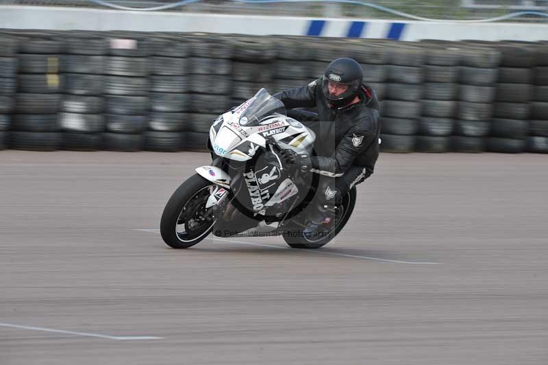 Motorcycle action photographs;Rockingham;Rockingham photographs;Trackday digital images;event digital images;eventdigitalimages;no limits trackday;peter wileman photography;rockingham corby northamptonshire;trackday;trackday photos