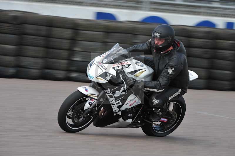 Motorcycle action photographs;Rockingham;Rockingham photographs;Trackday digital images;event digital images;eventdigitalimages;no limits trackday;peter wileman photography;rockingham corby northamptonshire;trackday;trackday photos