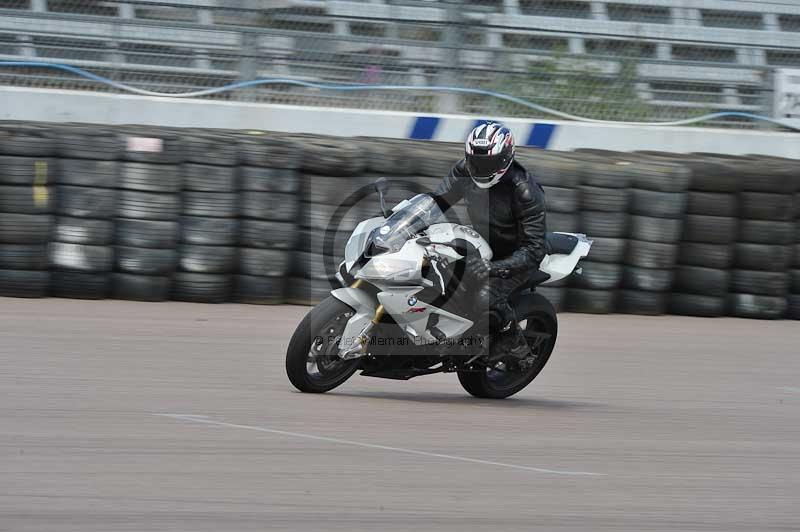 Motorcycle action photographs;Rockingham;Rockingham photographs;Trackday digital images;event digital images;eventdigitalimages;no limits trackday;peter wileman photography;rockingham corby northamptonshire;trackday;trackday photos