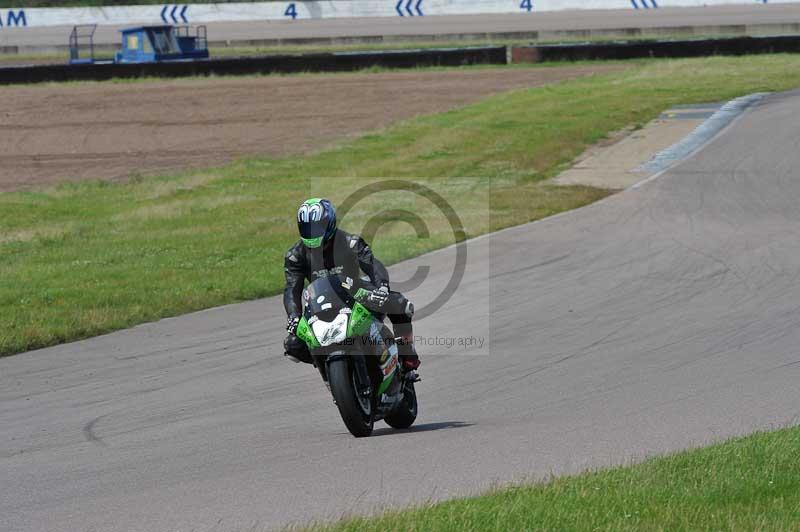 Motorcycle action photographs;Rockingham;Rockingham photographs;Trackday digital images;event digital images;eventdigitalimages;no limits trackday;peter wileman photography;rockingham corby northamptonshire;trackday;trackday photos