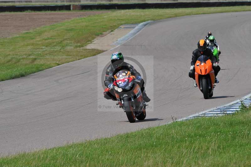 Motorcycle action photographs;Rockingham;Rockingham photographs;Trackday digital images;event digital images;eventdigitalimages;no limits trackday;peter wileman photography;rockingham corby northamptonshire;trackday;trackday photos