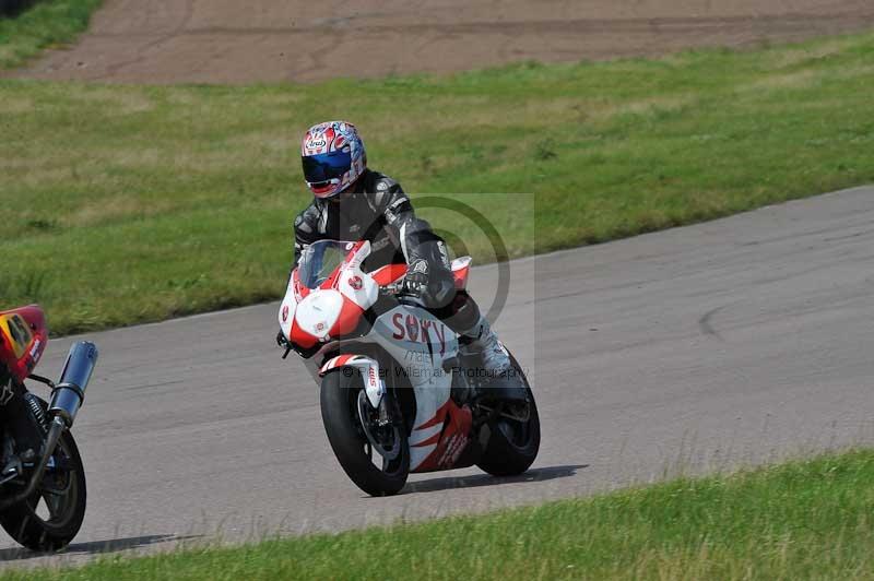 Motorcycle action photographs;Rockingham;Rockingham photographs;Trackday digital images;event digital images;eventdigitalimages;no limits trackday;peter wileman photography;rockingham corby northamptonshire;trackday;trackday photos