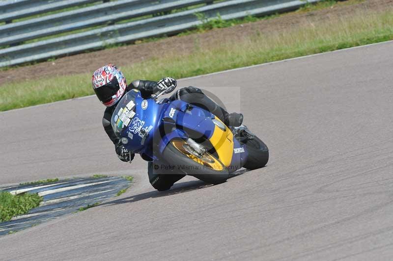 Motorcycle action photographs;Rockingham;Rockingham photographs;Trackday digital images;event digital images;eventdigitalimages;no limits trackday;peter wileman photography;rockingham corby northamptonshire;trackday;trackday photos