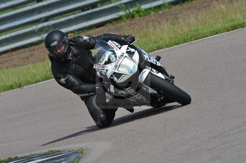 Motorcycle action photographs;Rockingham;Rockingham photographs;Trackday digital images;event digital images;eventdigitalimages;no limits trackday;peter wileman photography;rockingham corby northamptonshire;trackday;trackday photos