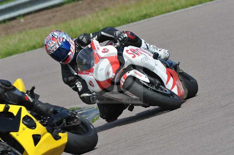 Motorcycle action photographs;Rockingham;Rockingham photographs;Trackday digital images;event digital images;eventdigitalimages;no limits trackday;peter wileman photography;rockingham corby northamptonshire;trackday;trackday photos