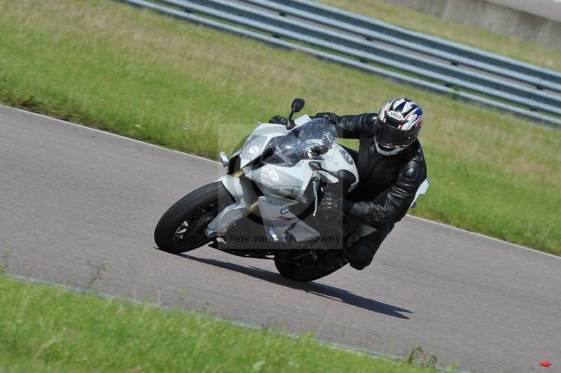 Motorcycle action photographs;Rockingham;Rockingham photographs;Trackday digital images;event digital images;eventdigitalimages;no limits trackday;peter wileman photography;rockingham corby northamptonshire;trackday;trackday photos