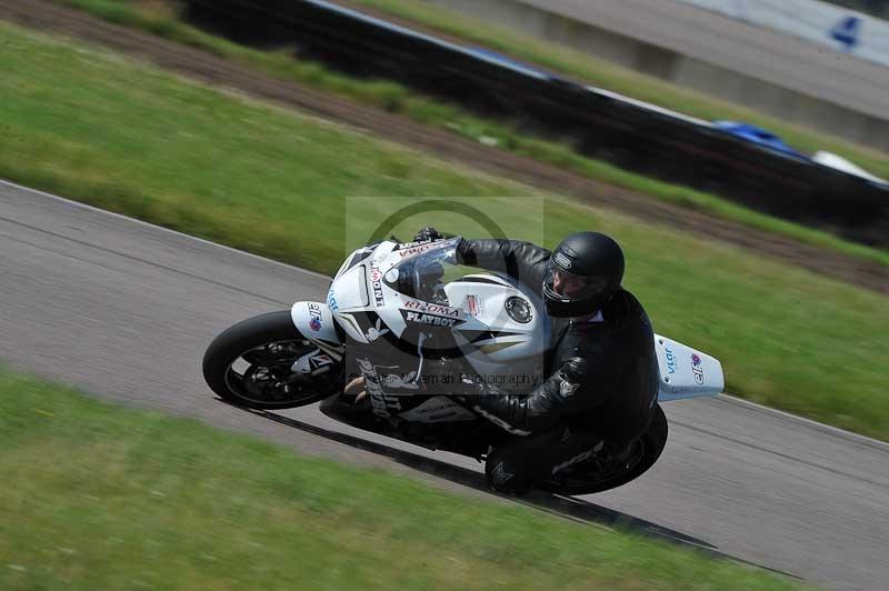 Motorcycle action photographs;Rockingham;Rockingham photographs;Trackday digital images;event digital images;eventdigitalimages;no limits trackday;peter wileman photography;rockingham corby northamptonshire;trackday;trackday photos