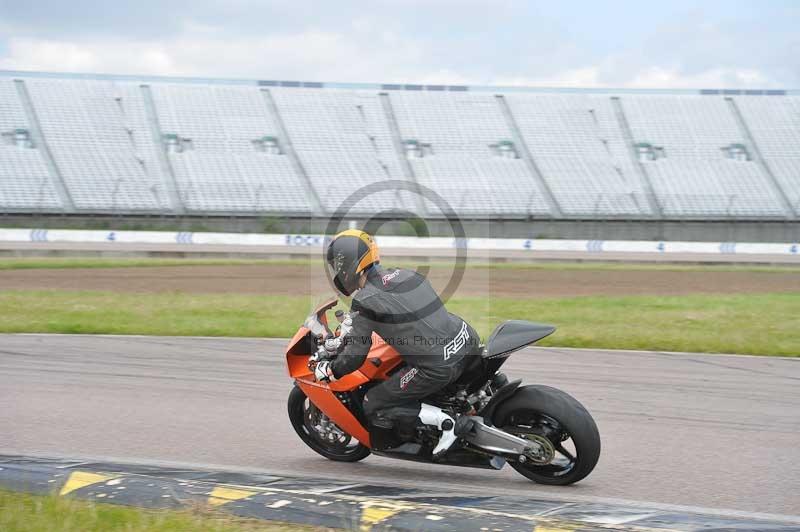 Motorcycle action photographs;Rockingham;Rockingham photographs;Trackday digital images;event digital images;eventdigitalimages;no limits trackday;peter wileman photography;rockingham corby northamptonshire;trackday;trackday photos