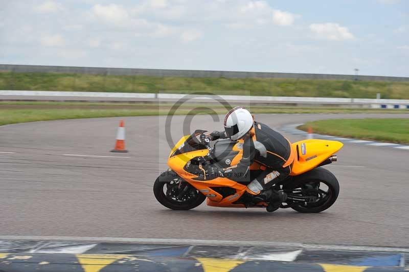 Motorcycle action photographs;Rockingham;Rockingham photographs;Trackday digital images;event digital images;eventdigitalimages;no limits trackday;peter wileman photography;rockingham corby northamptonshire;trackday;trackday photos