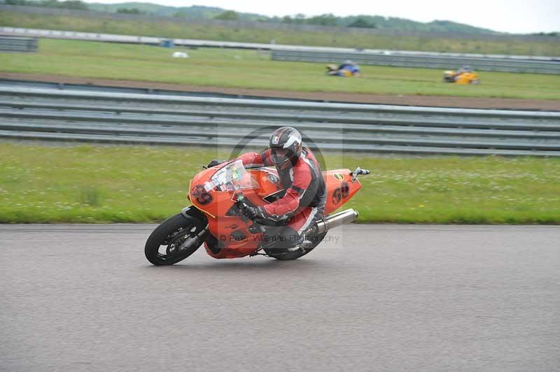 Motorcycle action photographs;Rockingham;Rockingham photographs;Trackday digital images;event digital images;eventdigitalimages;no limits trackday;peter wileman photography;rockingham corby northamptonshire;trackday;trackday photos