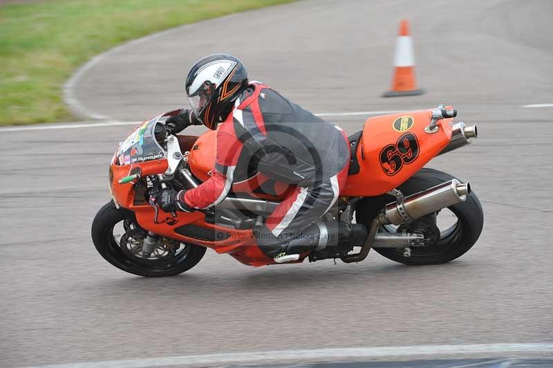 Motorcycle action photographs;Rockingham;Rockingham photographs;Trackday digital images;event digital images;eventdigitalimages;no limits trackday;peter wileman photography;rockingham corby northamptonshire;trackday;trackday photos