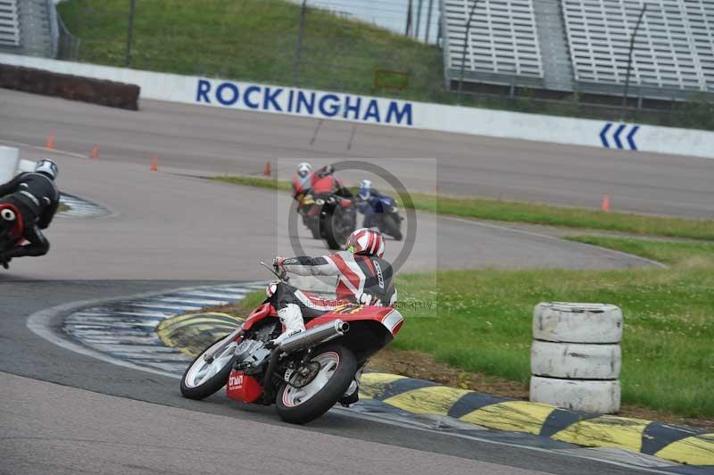 Motorcycle action photographs;Rockingham;Rockingham photographs;Trackday digital images;event digital images;eventdigitalimages;no limits trackday;peter wileman photography;rockingham corby northamptonshire;trackday;trackday photos