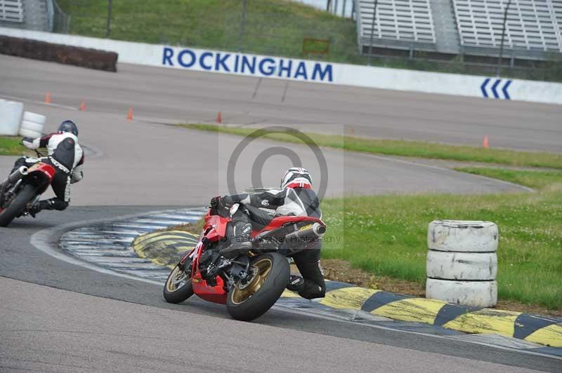 Motorcycle action photographs;Rockingham;Rockingham photographs;Trackday digital images;event digital images;eventdigitalimages;no limits trackday;peter wileman photography;rockingham corby northamptonshire;trackday;trackday photos