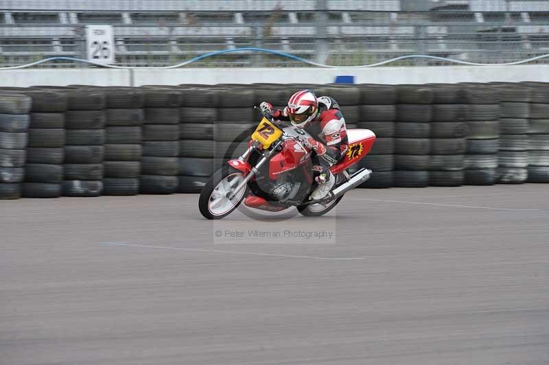 Motorcycle action photographs;Rockingham;Rockingham photographs;Trackday digital images;event digital images;eventdigitalimages;no limits trackday;peter wileman photography;rockingham corby northamptonshire;trackday;trackday photos