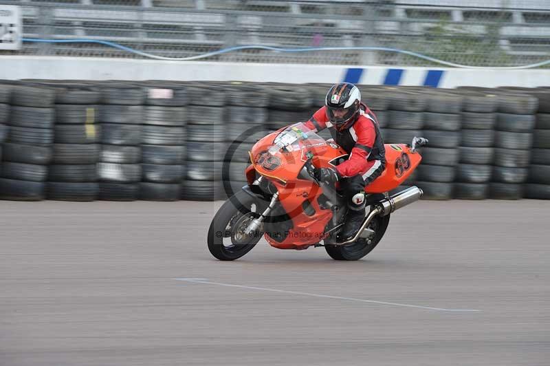 Motorcycle action photographs;Rockingham;Rockingham photographs;Trackday digital images;event digital images;eventdigitalimages;no limits trackday;peter wileman photography;rockingham corby northamptonshire;trackday;trackday photos