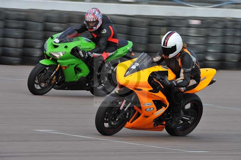 Motorcycle action photographs;Rockingham;Rockingham photographs;Trackday digital images;event digital images;eventdigitalimages;no limits trackday;peter wileman photography;rockingham corby northamptonshire;trackday;trackday photos