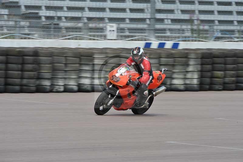 Motorcycle action photographs;Rockingham;Rockingham photographs;Trackday digital images;event digital images;eventdigitalimages;no limits trackday;peter wileman photography;rockingham corby northamptonshire;trackday;trackday photos