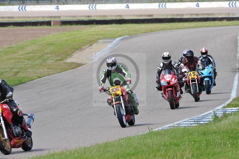 Motorcycle action photographs;Rockingham;Rockingham photographs;Trackday digital images;event digital images;eventdigitalimages;no limits trackday;peter wileman photography;rockingham corby northamptonshire;trackday;trackday photos