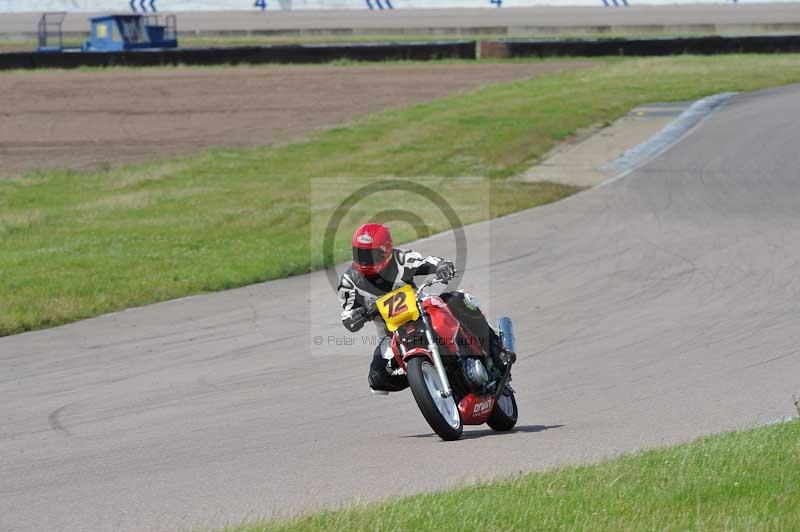 Motorcycle action photographs;Rockingham;Rockingham photographs;Trackday digital images;event digital images;eventdigitalimages;no limits trackday;peter wileman photography;rockingham corby northamptonshire;trackday;trackday photos