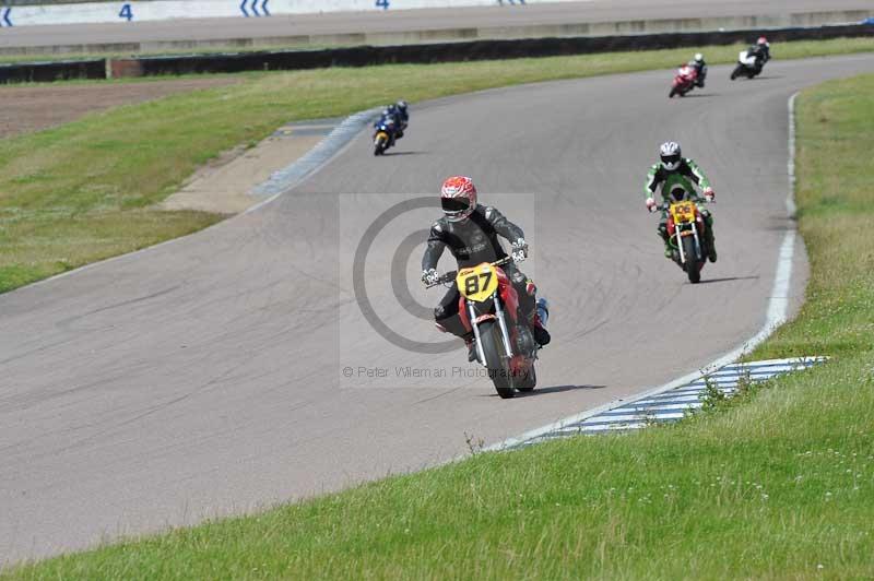 Motorcycle action photographs;Rockingham;Rockingham photographs;Trackday digital images;event digital images;eventdigitalimages;no limits trackday;peter wileman photography;rockingham corby northamptonshire;trackday;trackday photos