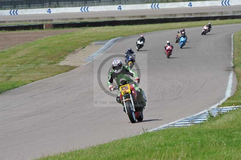 Motorcycle action photographs;Rockingham;Rockingham photographs;Trackday digital images;event digital images;eventdigitalimages;no limits trackday;peter wileman photography;rockingham corby northamptonshire;trackday;trackday photos