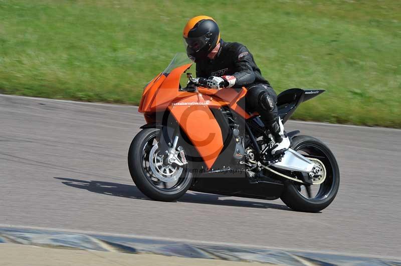 Motorcycle action photographs;Rockingham;Rockingham photographs;Trackday digital images;event digital images;eventdigitalimages;no limits trackday;peter wileman photography;rockingham corby northamptonshire;trackday;trackday photos