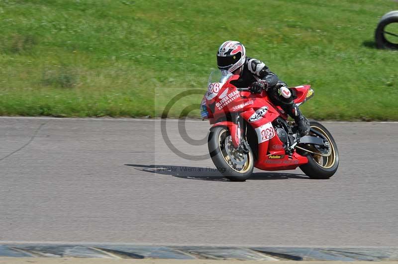 Motorcycle action photographs;Rockingham;Rockingham photographs;Trackday digital images;event digital images;eventdigitalimages;no limits trackday;peter wileman photography;rockingham corby northamptonshire;trackday;trackday photos