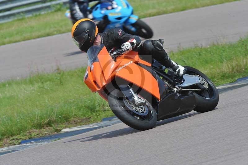 Motorcycle action photographs;Rockingham;Rockingham photographs;Trackday digital images;event digital images;eventdigitalimages;no limits trackday;peter wileman photography;rockingham corby northamptonshire;trackday;trackday photos