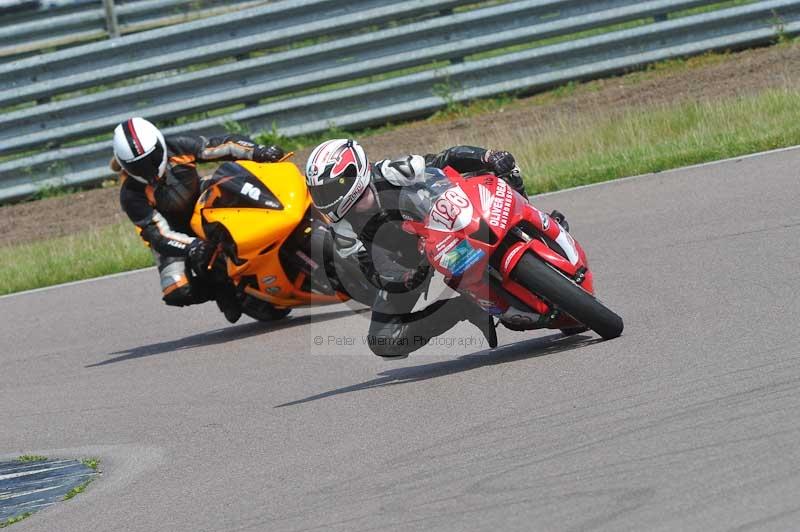 Motorcycle action photographs;Rockingham;Rockingham photographs;Trackday digital images;event digital images;eventdigitalimages;no limits trackday;peter wileman photography;rockingham corby northamptonshire;trackday;trackday photos